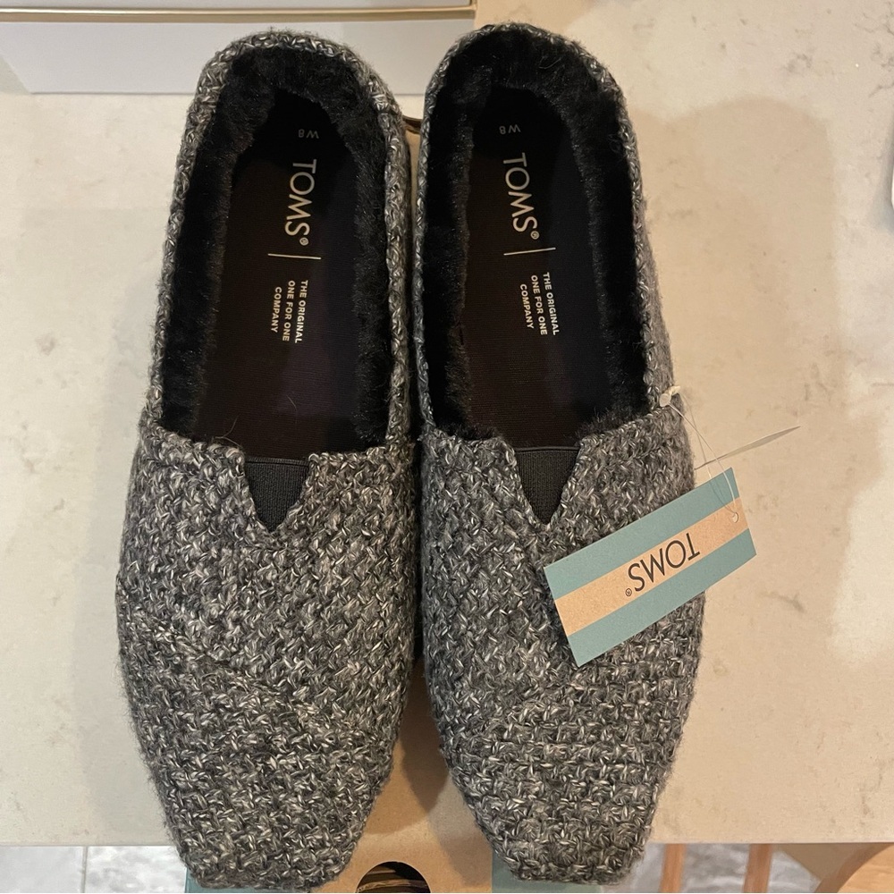 NWT TOMS Women’s Alpargata Black Heathered Sweater Knit / Faux Fur in Size 8